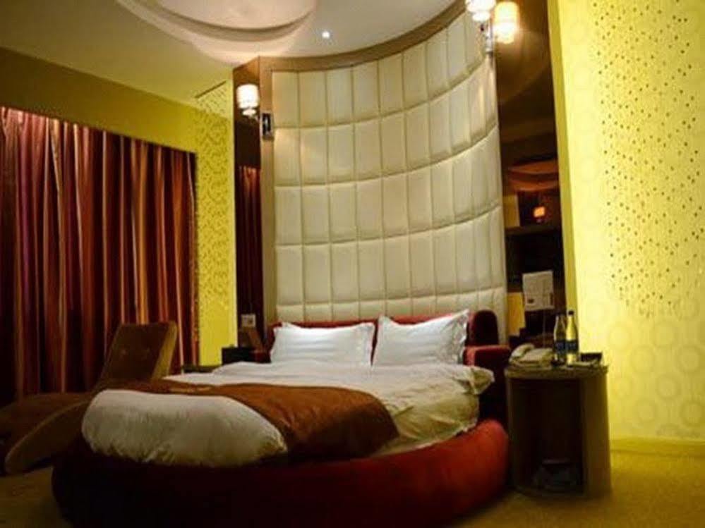 Bella Ingenious Hotel 둥잉 외부 사진