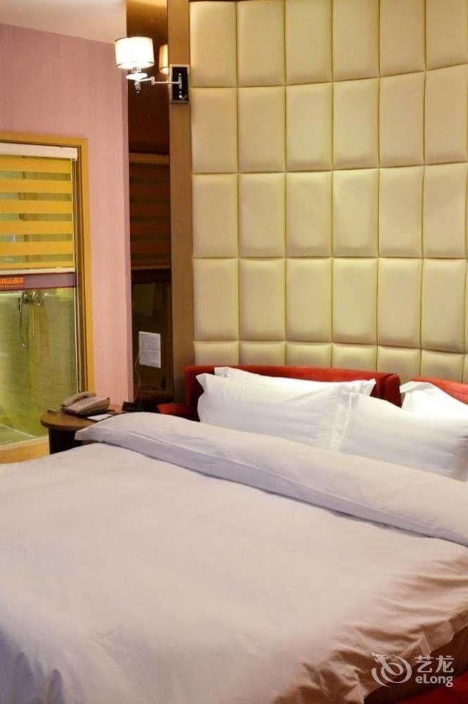 Bella Ingenious Hotel 둥잉 외부 사진